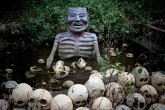 Hết hồn chưa, đây là những bức tượng trong một công viên giải trí bị bỏ hoang!