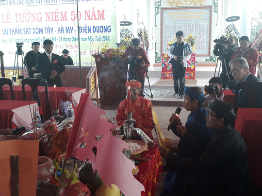 41 nguoi han quoc cui dau ta loi truoc bia mo vu tham sat o ha my