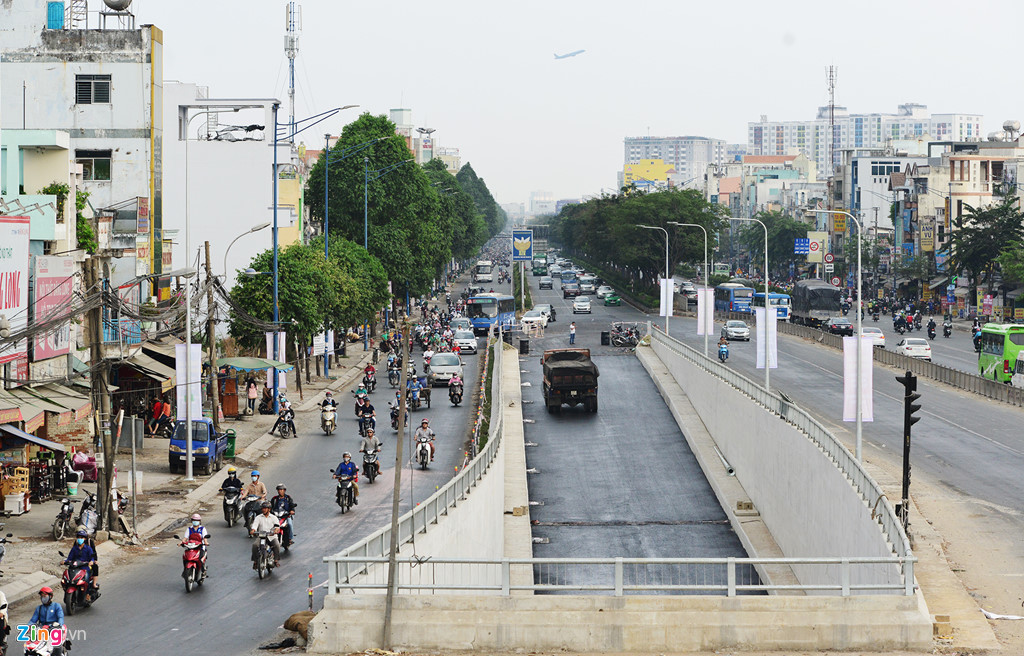 ham chui nut giao thong 3 tang o sai gon truoc ngay thong xe