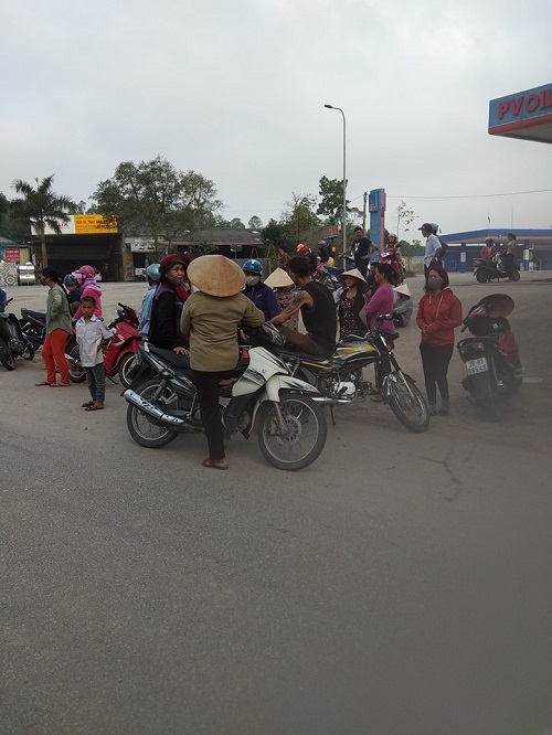 ha tinh dan canh bai rac phai mac man an com