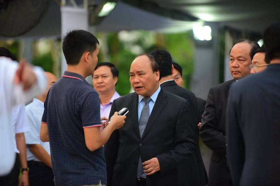 nhung hinh anh dau tien trong le tang co thu tuong phan van khai