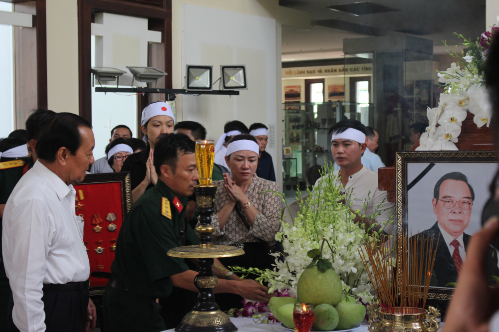nhung hinh anh dau tien trong le tang co thu tuong phan van khai