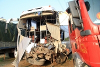 canh sat cuu hoa pha 4 to ong tren cay o trung tam sai gon