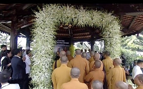 truc tiep le truy dieu va an tang nguyen thu tuong phan van khai