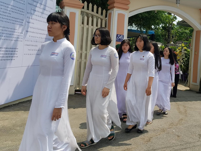cau hoc tro ngheo truong thanh nho hoc bong cua bac khai
