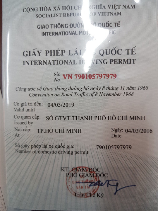 nguoi nuoc ngoai tham gia giao thong tai viet nam can co giay to gi