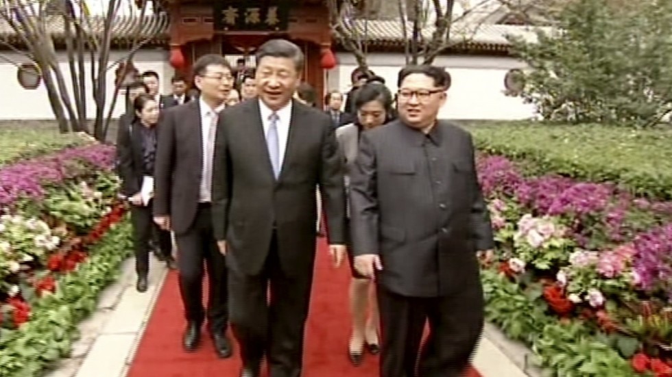 nhung cu chi khiem nhuong cua ong kim jong un o trung quoc