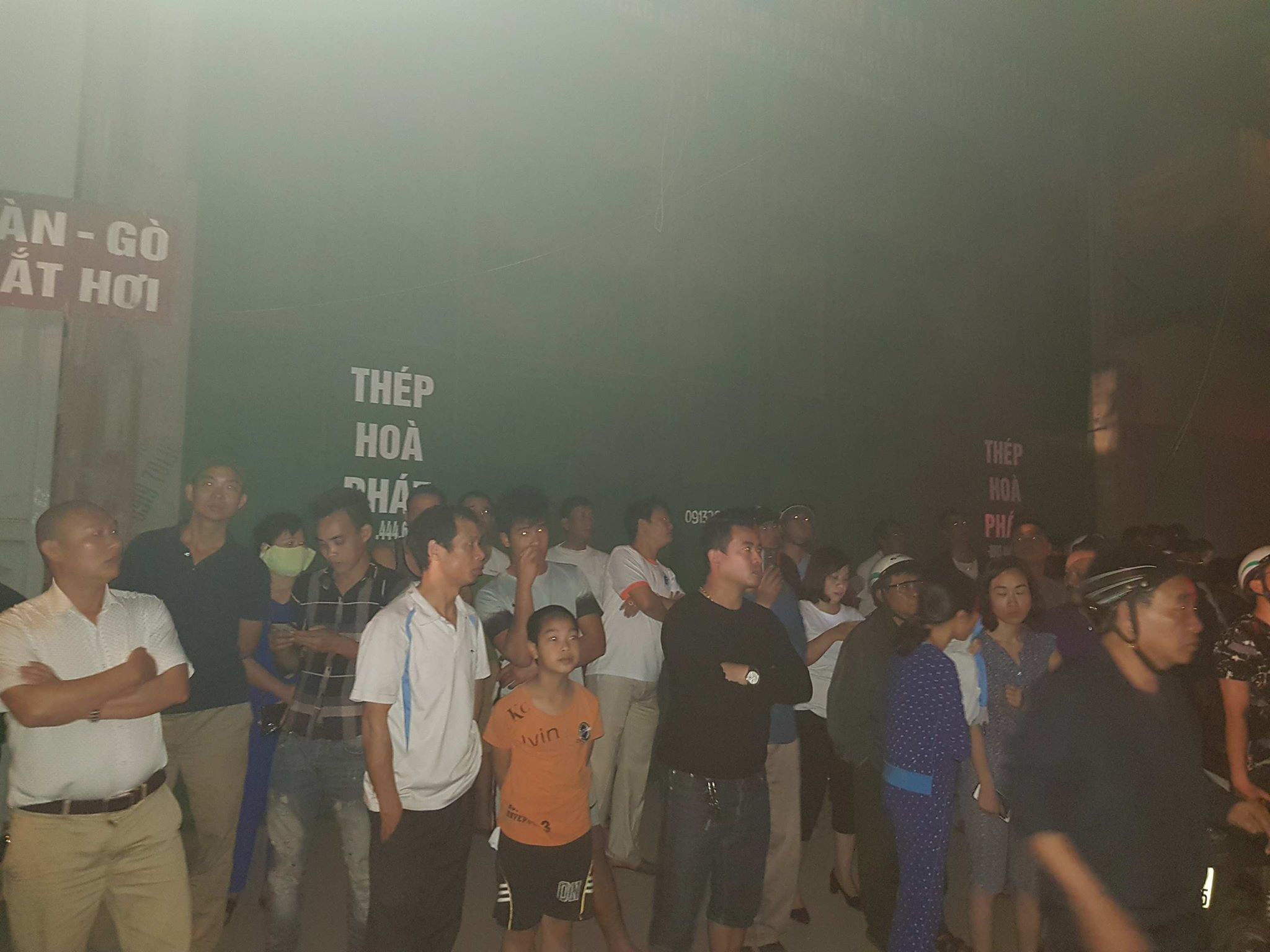 chay ruc xuong go thieu rui ca nha dan o hai phong