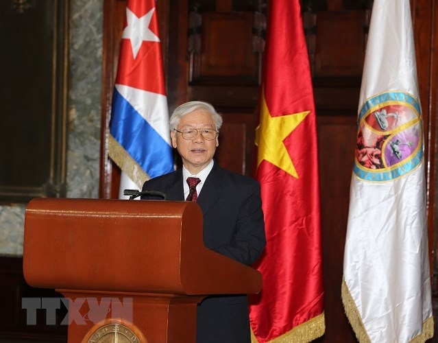 anh tong bi thu nguyen phu trong nhan bang tien sy danh du tai cuba