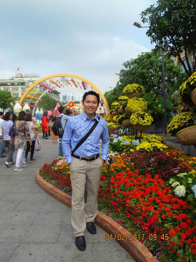 chu tich phuong ho la ai thac si uc 35 tuoi ve nuoc o nha xa hoi