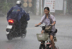 Vì sao Sài Gòn xuất hiện mưa rào giữa cao điểm mùa nóng?