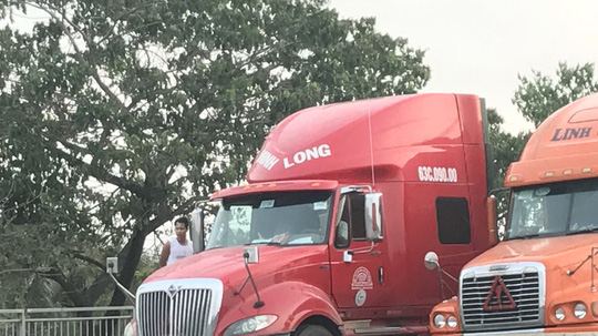 so ton dau tai xe xe container dau doc cau phu my de ngu