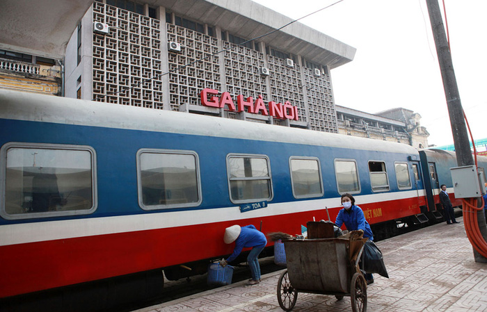 de xuat 7000 lao dong duong sat sai gon ha noi ve chung nha