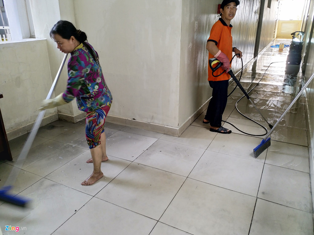 nhung dau ban tay am anh o chung cu carina 20 ngay sau tham hoa