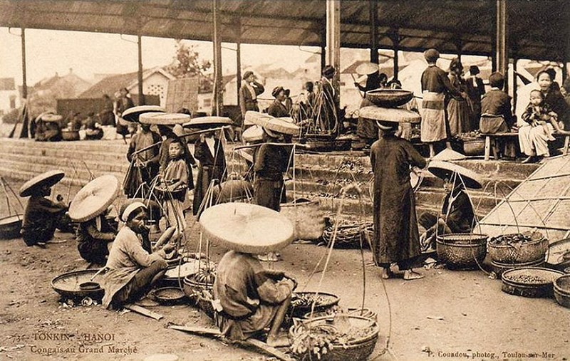 nhin lai hon 200 nam lich su cho dong xuan xua va nay