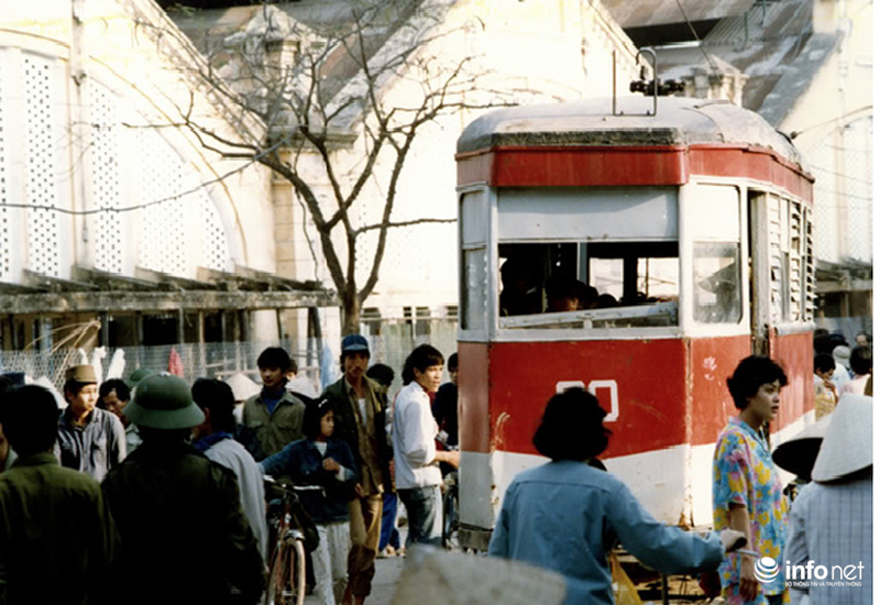 nhin lai hon 200 nam lich su cho dong xuan xua va nay
