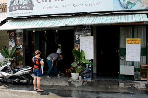 cu ong o sai gon duoc giai cuu khoi nha ba tang chay