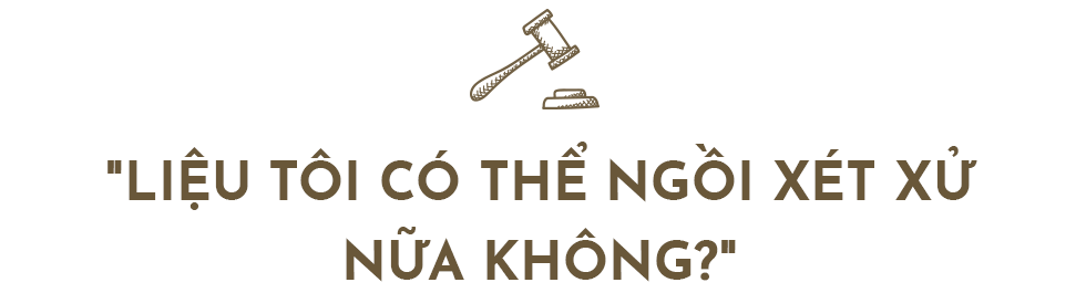 hanh trinh tro lai nghe cua nu tham phan bi tat axit