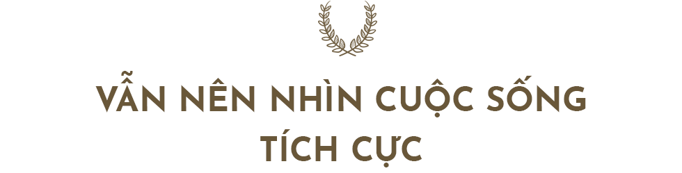 hanh trinh tro lai nghe cua nu tham phan bi tat axit