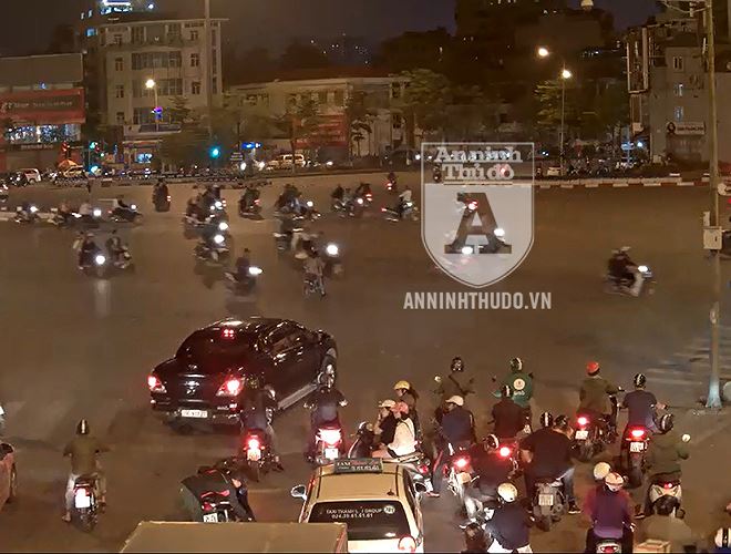 anh hien truong tan nat vu xe may bi o to ban tai keo le hang tram met