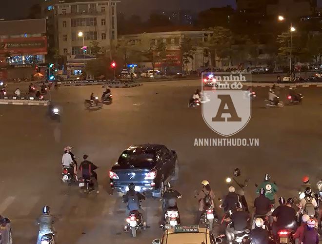 anh hien truong tan nat vu xe may bi o to ban tai keo le hang tram met