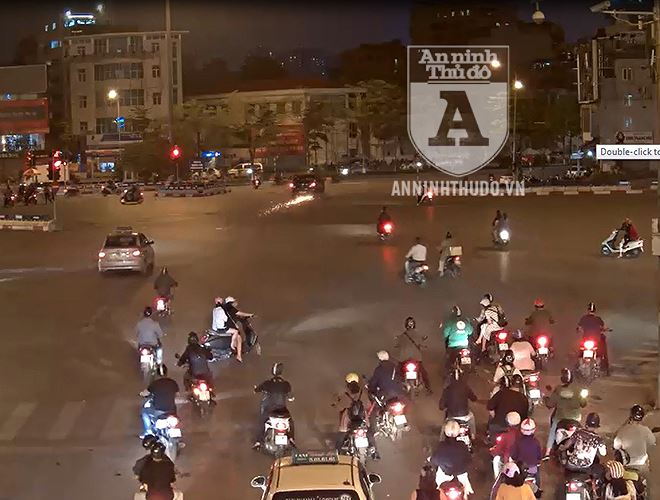 anh hien truong tan nat vu xe may bi o to ban tai keo le hang tram met