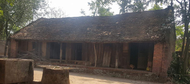 khoi to doi tuong bi cao buoc giet em trai va hang xom vi con ga