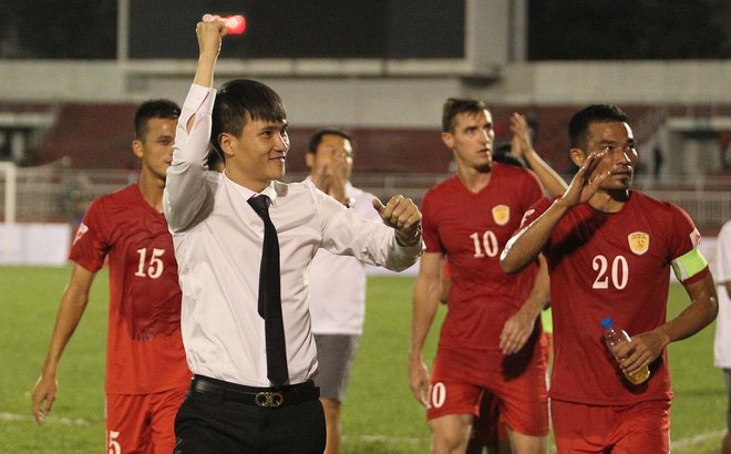 cong vinh quyet lam quan to nuoc co dau tien