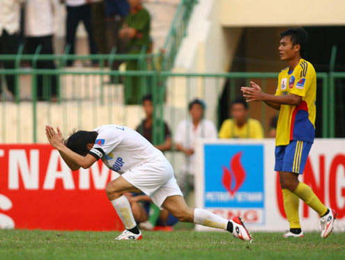 cong vinh quyet lam quan to nuoc co dau tien