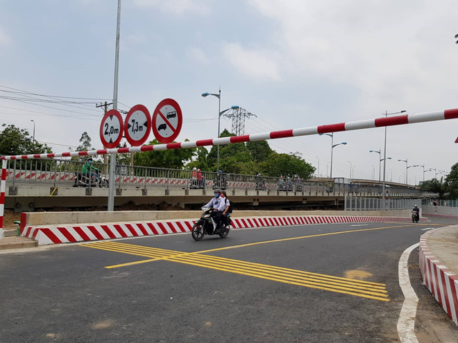 thong xe ham chui binh trieu giam un tac khu vuc ben xe mien dong