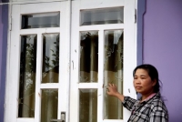 vo bat chong ki giay vay no roi moi dua tien khien duc lang quan choang vang