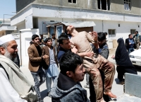 khoanh khac is danh bom xe sat hai 9 nha bao o afghanistan