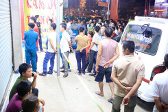 2 mẹ con chết trong tiệm cầm đồ, chồng nằm bên thoi thóp