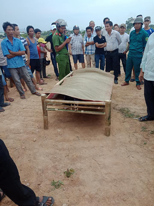phat hien thi the nam thanh nien nghi treo co tu tu canh bo ho