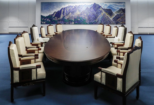 ong kim jong un se di bo qua bien gioi lien trieu