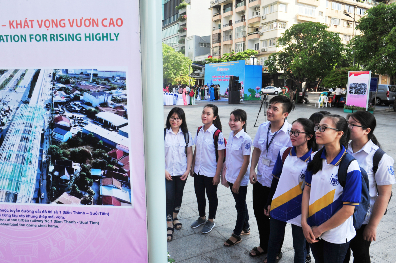tphcm co nhung hoat dong gi dip ky niem ngay 304 15