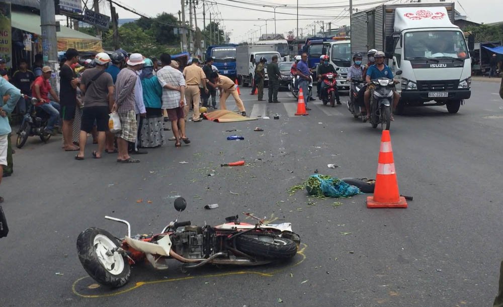 tren duong ve nghi le 304 nu sinh vien bi xe tai can chet