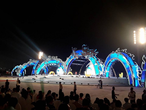nhung chien si csgt gop phan tao nen thanh cong cho dem khai mac carnaval ha long 2018