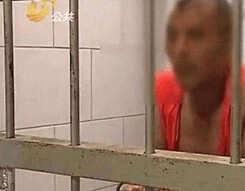 Bị tóm gọn vì 'trót' ân ái với chủ nhà khi đang trộm đồ