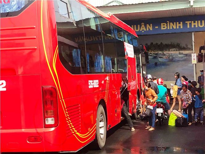 cua ngo sai gon ket xe kinh hoang sau ky nghi le