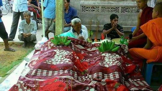 di chai ca cho bua com chieu 2 cha con ngheo chet duoi thuong tam
