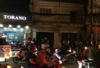 nhom khach trung quoc mac ao in duong luoi bo phi phap tai san bay cam ranh
