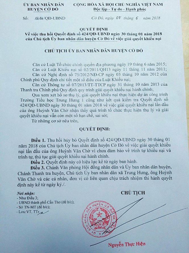 quyet dinh cuong che dat sai chu tich huyen xin loi dan