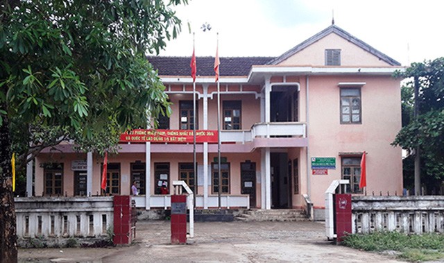 vi sao can bo dia chinh bi khoi to van duoc tiep tuc cong tac