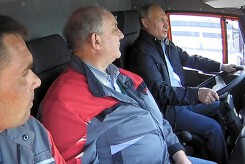 Cảnh vệ Nga nói về việc ông Putin không thắt dây an toàn ở cầu Crimea