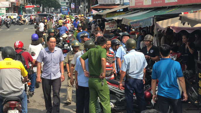 tai khoi dong chien dich dep via he o trung tam tp hcm