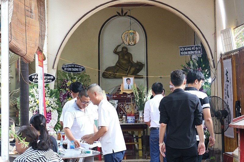 ban be khoc thuong phuot thu thi an kien