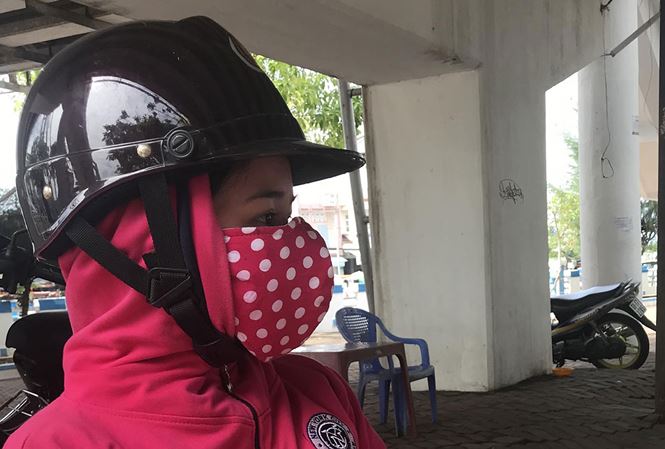 nguoi phu nu bi nhom nguoi lot tran danh dap roi quay clip do ghen tuong sau vu viec toi bi cha me chong xua duoi