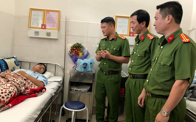 bo truong lao dong ung ho cong nhan 2 hiep si o tp hcm la liet si