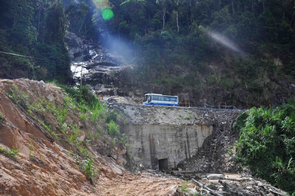 khanh hoa thong xe nhieu tuyen duong deo sat lo